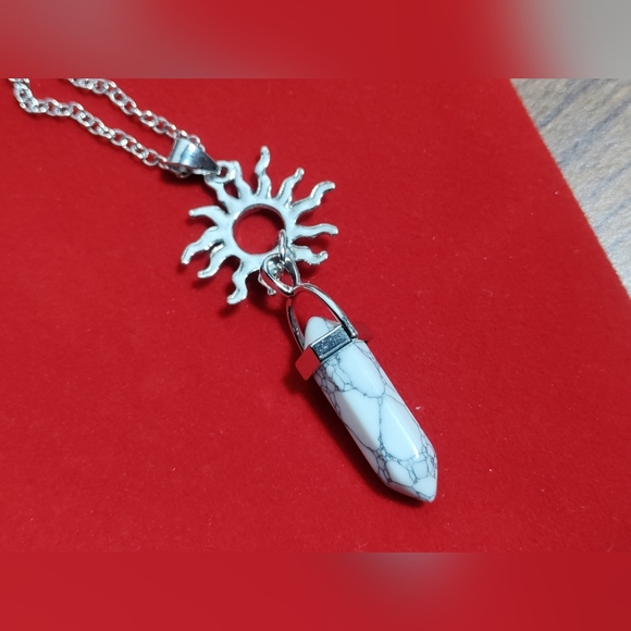 🌙☀️NEW 3 Necklaces--Chakra, Sun, Moon - Picture 7 of 16